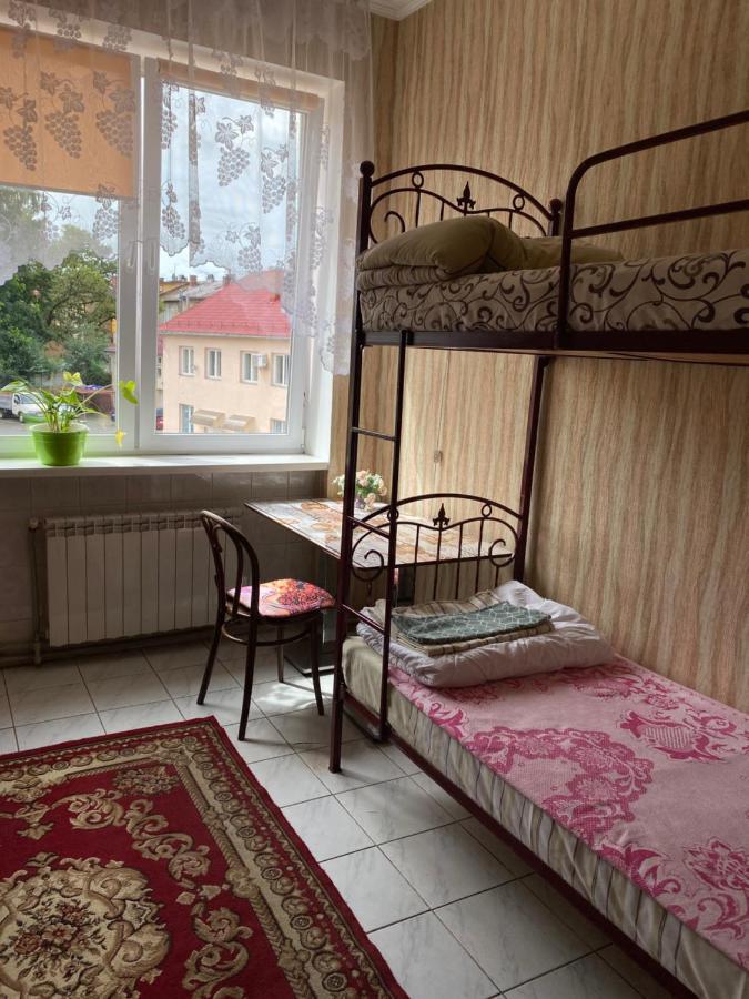 Centre Hostel Mukacheve Luaran gambar