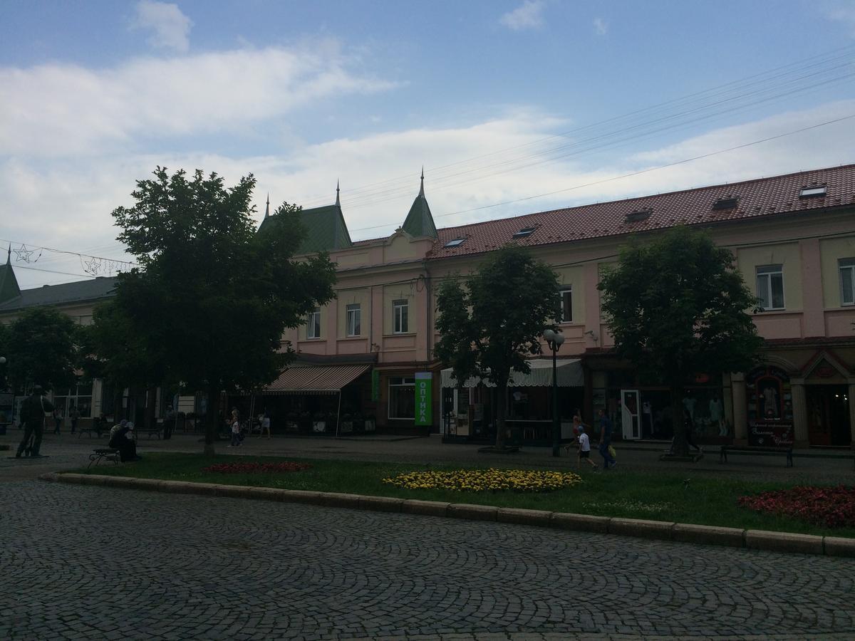 Centre Hostel Mukacheve Luaran gambar